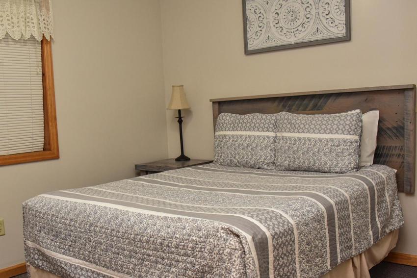 Adirondack Sunrise Lodge Lake George Ngoại thất bức ảnh