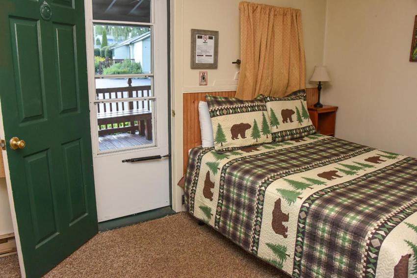 Adirondack Sunrise Lodge Lake George Ngoại thất bức ảnh