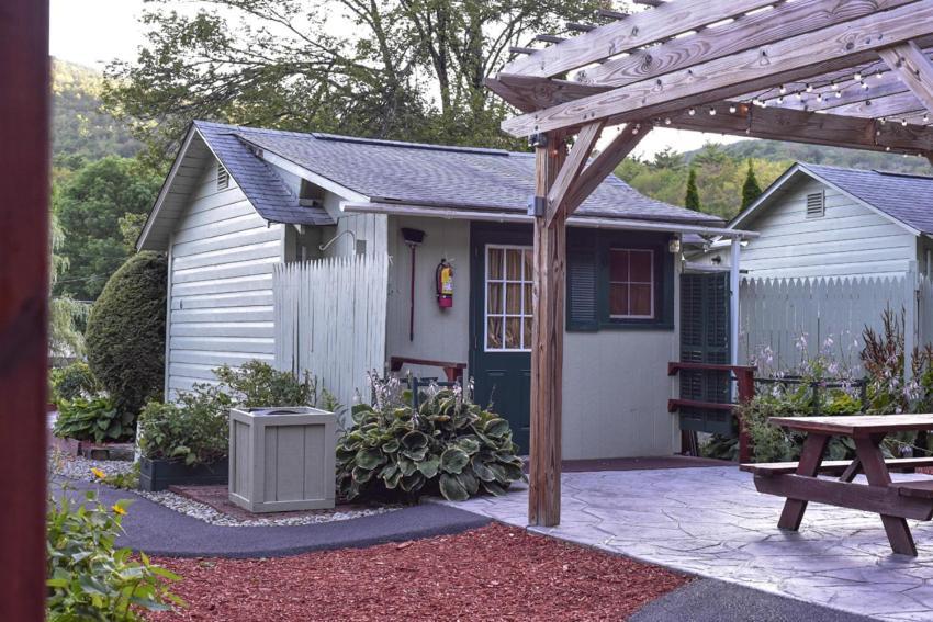 Adirondack Sunrise Lodge Lake George Ngoại thất bức ảnh