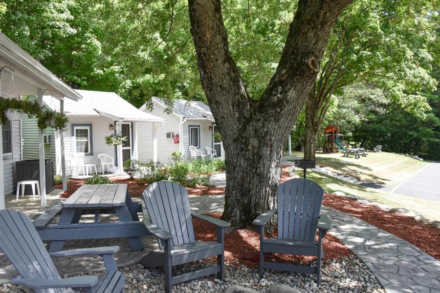 Adirondack Sunrise Lodge Lake George Ngoại thất bức ảnh