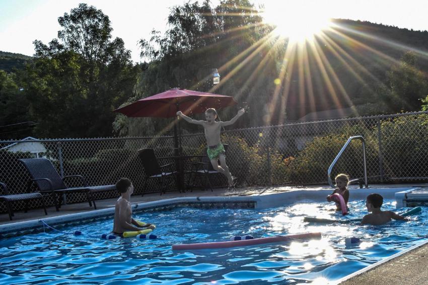 Adirondack Sunrise Lodge Lake George Ngoại thất bức ảnh